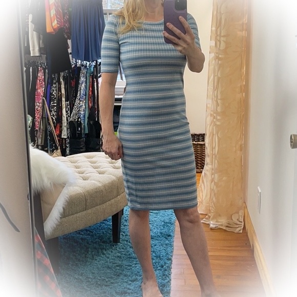 💕NWT Beautiful Striped Lularoe Julia Style Dress - Picture 15 of 15